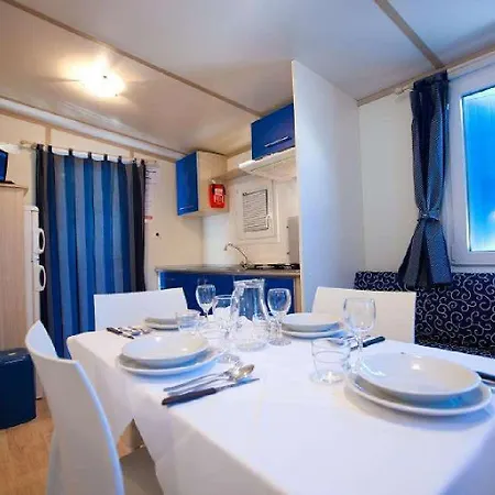 Campeggio Villaggio Blu 4*