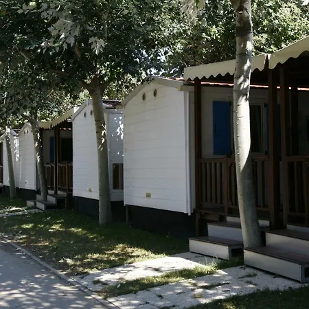 Campeggio Villaggio Blu 4*
